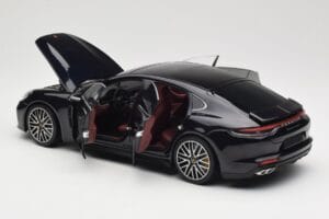 Porsche Panamera 971 Turbo S ブルー メタリック Minichamps 1:18 113061075 メタル - 画像 5/8