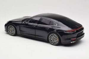 Porsche Panamera 971 Turbo S ブルー メタリック Minichamps 1:18 113061075 メタル - 画像 7/8
