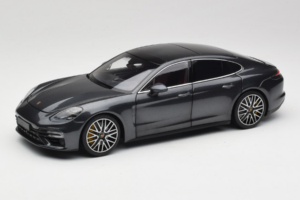 Porsche Panamera 971 Turbo S Grey Metallic Minichamps 1:18 Porsche Panamera 971 Turbo S Grey Metallic Minichamps 1:18 113061073 メタル