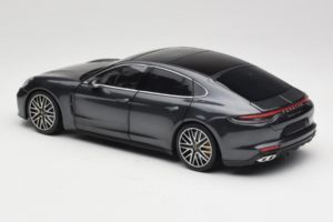 Porsche Panamera 971 Turbo S Grey Metallic Minichamps 1:18 113061073 メタル - 画像 7/8
