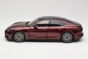Porsche Panamera 971 Turbo S レッド メタリック Minichamps 1:18 113061077 メタル - 画像 4/8