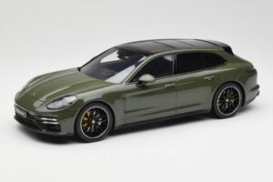 Porsche Panamera Turbo S 971 Sport Turismo グリーン GT Spirit 1:18 GT447 レジン