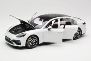 Porsche Panamera 971 Turbo S ホワイト メタリック Minichamps 1:18 113061074 メタル - 画像 2/8