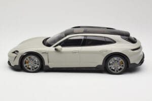 Porsche Taycan Cross Turismo Turbo S Chalk Grey Minichamps 1:18 155069302 メタル - 画像 3/6