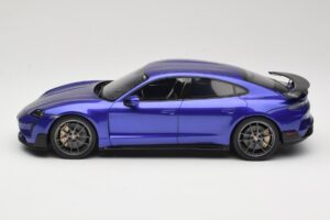 Porsche Taycan J1 Turbo GT Purple Sky Metallic GT Spirit 1:18 GT520 レジン - 画像 3/6