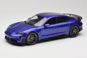 Porsche Taycan J1 Turbo GT Purple Sky Metallic GT Spirit 1:18 GT520 レジン
