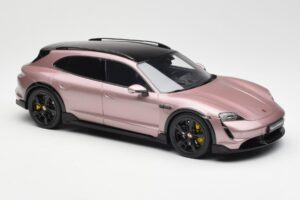 Porsche Taycan Turbo S Cross Turismo メタリックピンク GT Spirit 1:18 GT440 レジン - 画像 4/6