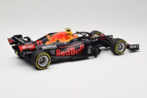 Red Bull Racing Honda RB16B #11 S. Perez Mexican GP 2021 Minichamps 1:18 110211911 メタル - 画像 2/6