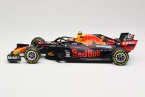 Red Bull Racing RB16 #23 A. Albon 4th Place Styrian GP 2020 Minichamps 1:18 110200223 メタル - 画像 3/6