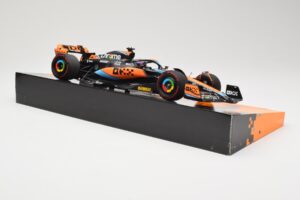 Red Bull Racing RB18 #1 M. Verstappen Winner Austin GP 2022 Minichamps 1:18 113222901 メタル - 画像 4/6