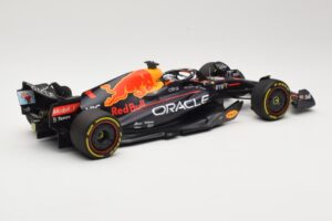 Red Bull Racing RB18 #1 M. Verstappen Winner Miami GP 2022 Minichamps 1:18 110220501 メタル - 画像 2/6
