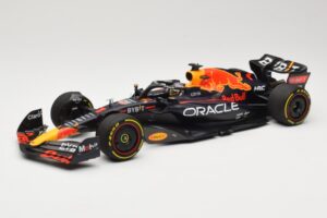 Red Bull Racing RB18 #1 M. Verstappen Winner Miami GP 2022 Minichamps 1:18 110220501 メタル