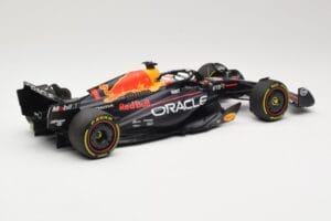 Red Bull Racing RB19 #1 M. Verstappen Winner Monaco GP 2023 Minichamps 1:18 110230701 メタル - 画像 2/6