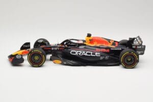 Red Bull Racing RB19 #1 M. Verstappen Winner Monaco GP 2023 Minichamps 1:18 110230701 メタル - 画像 3/6