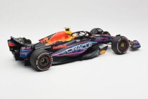 Red Bull Racing RB19 #11 S. Perez 2nd Place Miami GP 2023 Minichamps 1:18 110230511 メタル - 画像 2/6