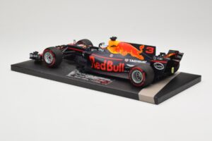 Red Bull Racing Tag Heuer RB13 #3 D. Ricciardo 3rd Place Malaysian GP 2017 Minichamps 1:18 117171503 メタル - 画像 5/6