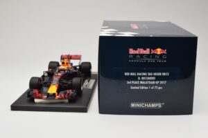 Red Bull Racing Tag Heuer RB13 #3 D. Ricciardo 3rd Place Malaysian GP 2017 Minichamps 1:18 117171503 メタル - 画像 6/6