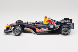 Red Bull RB1 Cosworth #14 D. Coulthard Red Bull Racing Showcar 2005 Minichamps 1:18 100050084 メタル - 画像 3/7