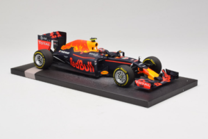 Red Bull RB12 Tag Heuer #26 D. Kvyat Red Bull Racing Showcar 2016 Minichamps 1:18 117160026 レジン - 画像 4/7