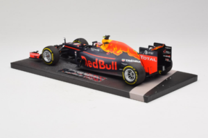 Red Bull RB12 Tag Heuer #26 D. Kvyat Red Bull Racing Showcar 2016 Minichamps 1:18 117160026 レジン - 画像 5/7