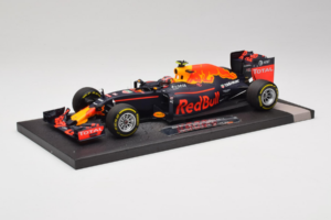 Red Bull RB12 Tag Heuer #26 D. Kvyat Red Bull Racing Showcar 2016 Minichamps 1:18 117160026 レジン - 画像 2/7