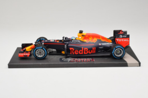 Red Bull RB12 Tag Heuer #3 D. Ricciardo Red Bull Racing Brazilian Grand Prix 2016 Minichamps 1:18 117161203 レジン