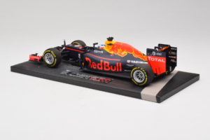 Red Bull RB12 Tag Heuer #3 D. Ricciardo Red Bull Racing Showcar 2016 Minichamps 1:18 117160003 レジン - 画像 5/7