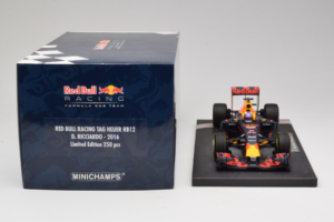 Red Bull RB12 Tag Heuer #3 D. Ricciardo Red Bull Racing Showcar 2016 Minichamps 1:18 117160003 レジン - 画像 6/7