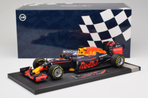 Red Bull RB12 Tag Heuer #3 D. Ricciardo Red Bull Racing Showcar 2016 Minichamps 1:18 117160003 レジン - 画像 7/7
