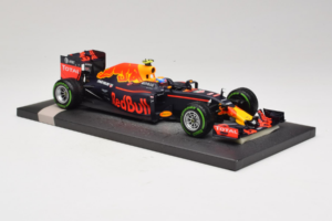 Red Bull RB12 Tag Heuer #33 M. Verstappen Red Bull Racing Showcar 2016 Minichamps 1:18 117161233 レジン - 画像 4/7