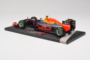 Red Bull RB12 Tag Heuer #33 M. Verstappen Red Bull Racing Showcar 2016 Minichamps 1:18 117161233 レジン - 画像 5/7