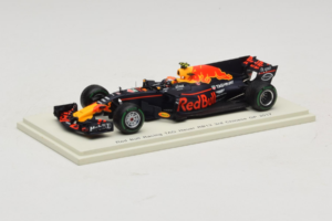 Red Bull RB13 Tag Heuer #33 M. Verstappen 3rd Chinese Grand Prix 2017 Spark 1:43 S5037 レジン - 画像 2/4