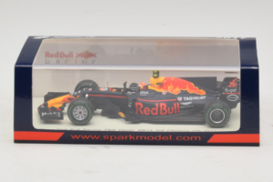 Red Bull RB13 Tag Heuer #33 M. Verstappen 3rd Chinese Grand Prix 2017 Spark 1:43 S5037 レジン - 画像 4/4