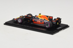 Red Bull RB13 Tag Heuer #33 M. Verstappen Belgian Grand Prix 2017 Spark 1:43 AM33SP8 レジン - 画像 3/4