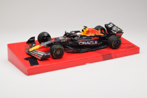 Red Bull RB18 #1 M. Verstappen Oracle Red Bull Racing Japanese Grand Prix Winner World Champion 2022 Minichamps 1:18 11322280 - 画像 2/7
