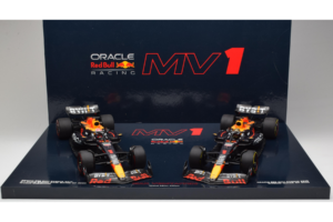 Red Bull RB19 Honda RBPT #1 M. Verstappen Oracle Red Bull Racing Qatar Grand Prix World Champion 2023 Minichamps 1:18 1122318 - 画像 6/6