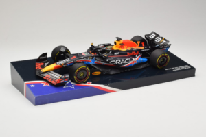 Red Bull RB19 #1 M. Verstappen Oracle Red Bull Racing United States Grand Prix Winner World Champion 2023 Minichamps 1:18 113 - 画像 2/7