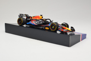 Red Bull RB19 #1 M. Verstappen Oracle Red Bull Racing United States Grand Prix Winner World Champion 2023 Minichamps 1:18 113 - 画像 4/7