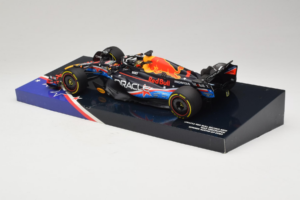 Red Bull RB19 #1 M. Verstappen Oracle Red Bull Racing United States Grand Prix Winner World Champion 2023 Minichamps 1:18 113 - 画像 5/7