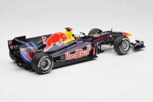 Red Bull RB6 Renault #5 S. Vettel Red Bull Racing Brazilian Grand Prix Winner 2010 Minichamps 1:18 110100205 メタル - 画像 2/7