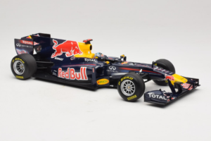 Red Bull RB7 Renault #1 S. Vettel Red Bull Racing Showcar 2011 Minichamps 1:18 110110071-1 メタル - 画像 4/7