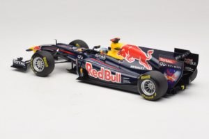 Red Bull RB7 Renault #1 S. Vettel Red Bull Racing Showcar 2011 Minichamps 1:18 110110071-1 メタル - 画像 5/7
