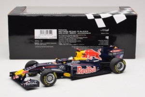 Red Bull RB7 Renault #1 S. Vettel Red Bull Racing Showcar 2011 Minichamps 1:18 110110071-1 メタル - 画像 6/7