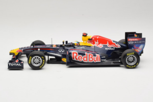 Red Bull RB7 Renault #1 S. Vettel Red Bull Racing World Champion 2011 Minichamps 1:18 110110001 メタル - 画像 3/6