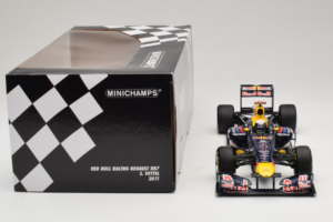 Red Bull RB7 Renault #1 S. Vettel Red Bull Racing World Champion 2011 Minichamps 1:18 110110001 メタル - 画像 6/6