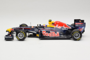 Red Bull RB7 Renault #2 M. Webber Red Bull Racing Showcar 2011 Minichamps 1:18 110110002 メタル - 画像 3/7