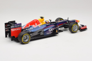 Red Bull RB9 Renault #2 M. Webber Infiniti Red Bull Racing Showcar 2013 Minichamps 1:18 110130072 メタル - 画像 2/6