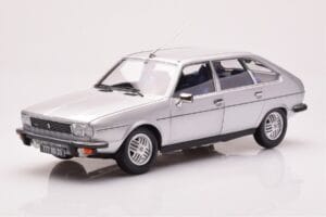 Renault 30 TX シルバー Norev 1:18 185272 メタル