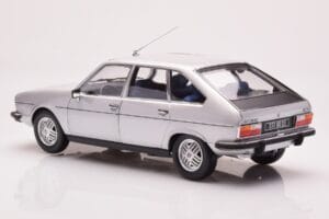 Renault 30 TX シルバー Norev 1:18 185272 メタル - 画像 7/8