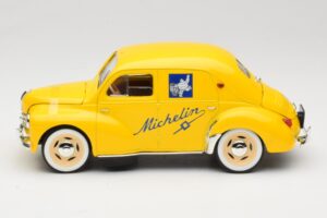 Renault 4CV Michelin Yellow Solido 1:18 82002 メタル - 画像 3/6